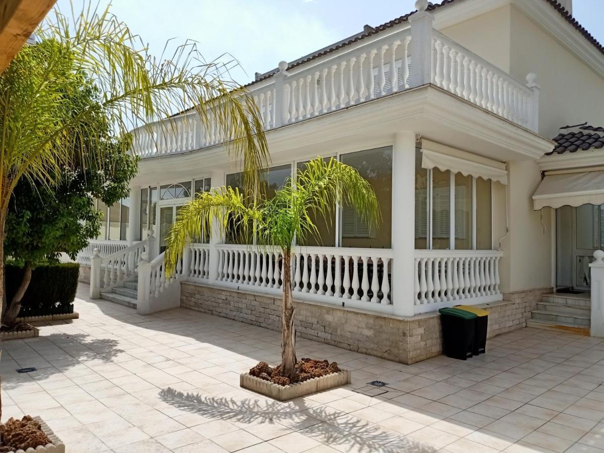 Villa De Lujo En Τορρεμολίνος Εξωτερικό φωτογραφία
