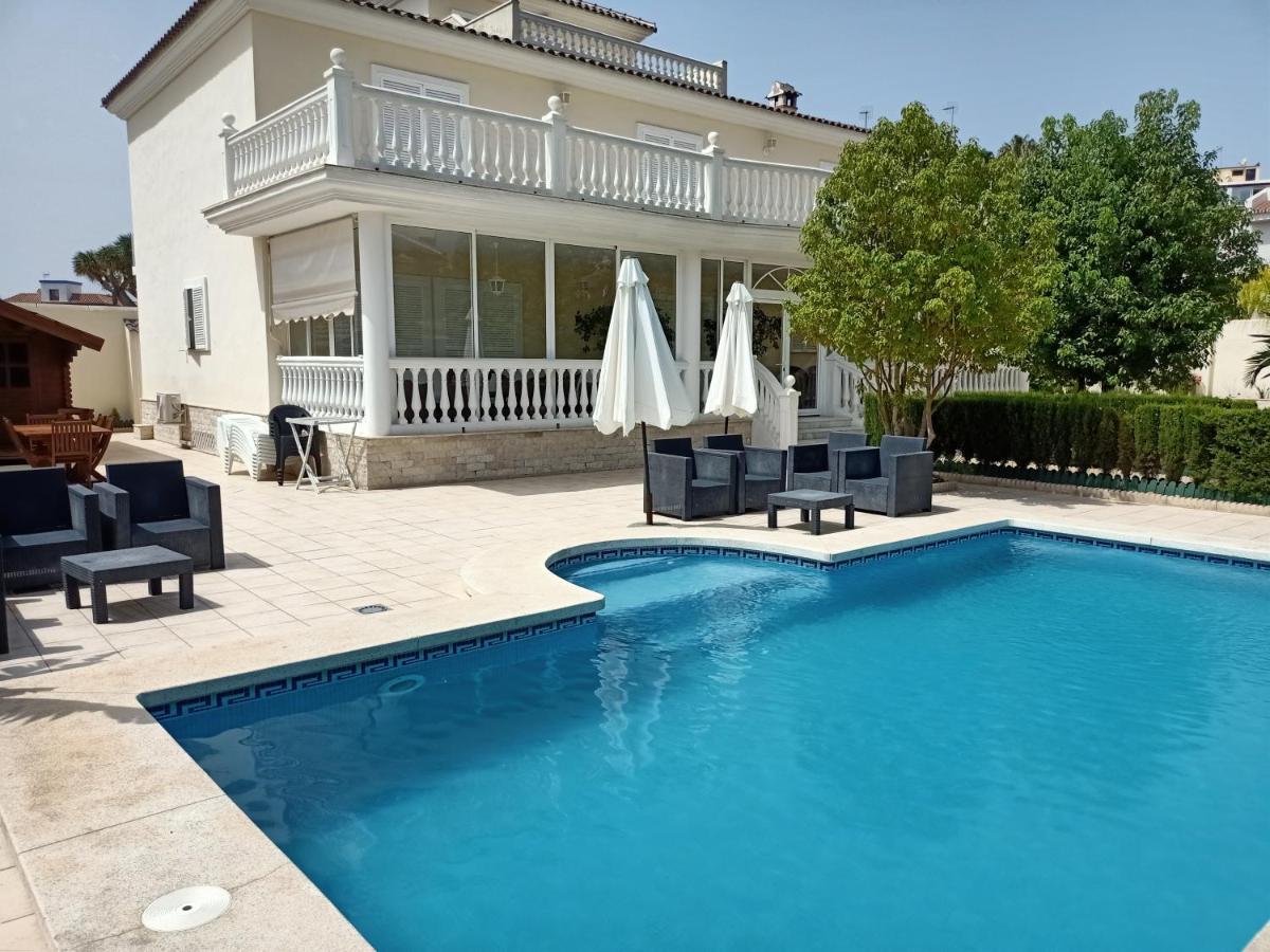 Villa De Lujo En Τορρεμολίνος Εξωτερικό φωτογραφία