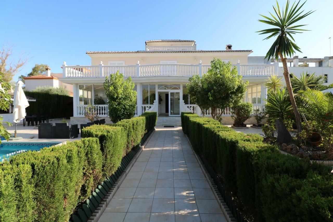 Villa De Lujo En Τορρεμολίνος Εξωτερικό φωτογραφία