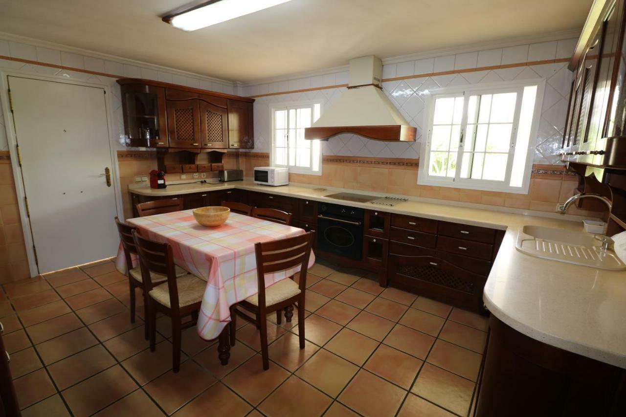 Villa De Lujo En Τορρεμολίνος Εξωτερικό φωτογραφία